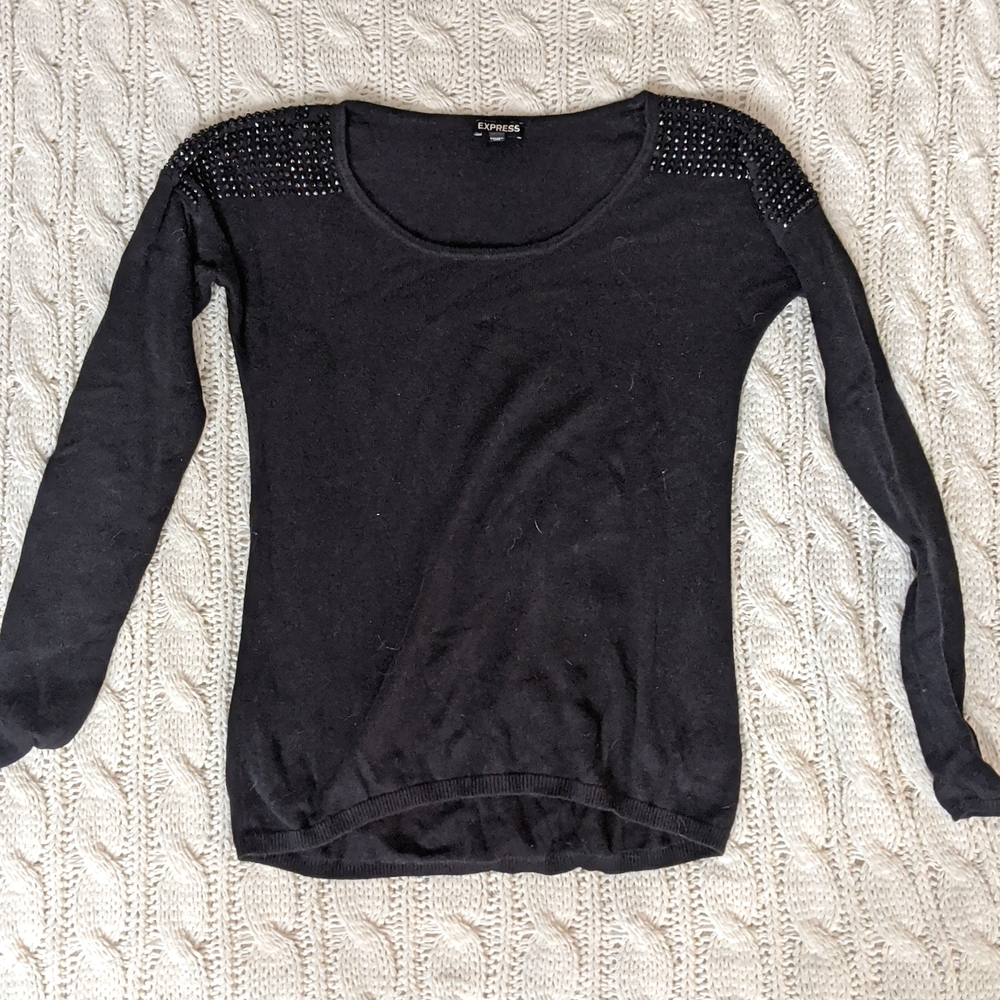❌ SOLD ❌ Express Sweater